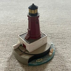 Spoontiques Menominee North Pier Light MI Lighthouse Figurine 9294 Red White